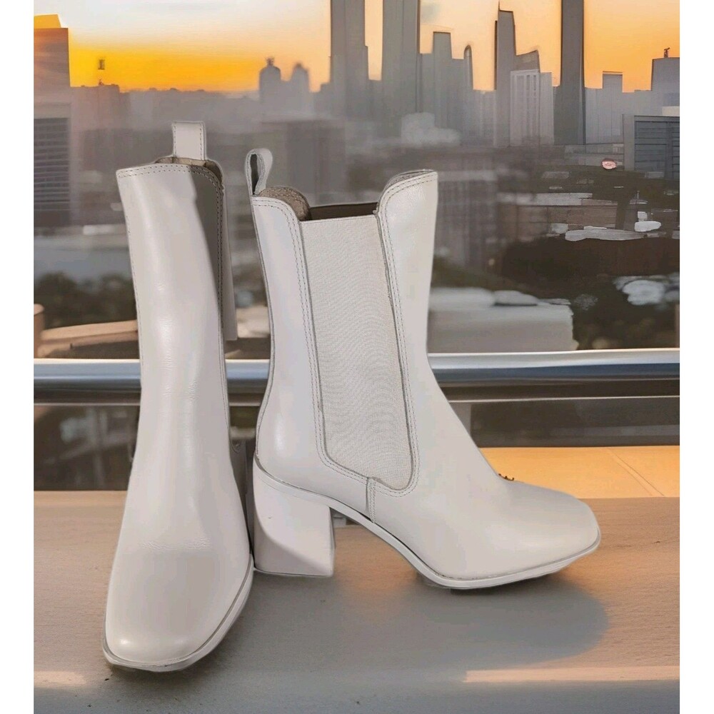 Steve Madden ARGENT Leather Upper 3.5” Block Heel Boot Size 10 Eggshell White